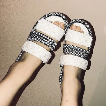 Patchwork Design Solid Plaid Platform Slippers Open Toe Hook & Loop Band Summer Flats Black White Outdoor Wearing Shoes
Patchwork Design Solid Plaid Platform Slippers Open Toe Hook & Loop Band Summer Flats Black White Outdoor Wearing Shoes