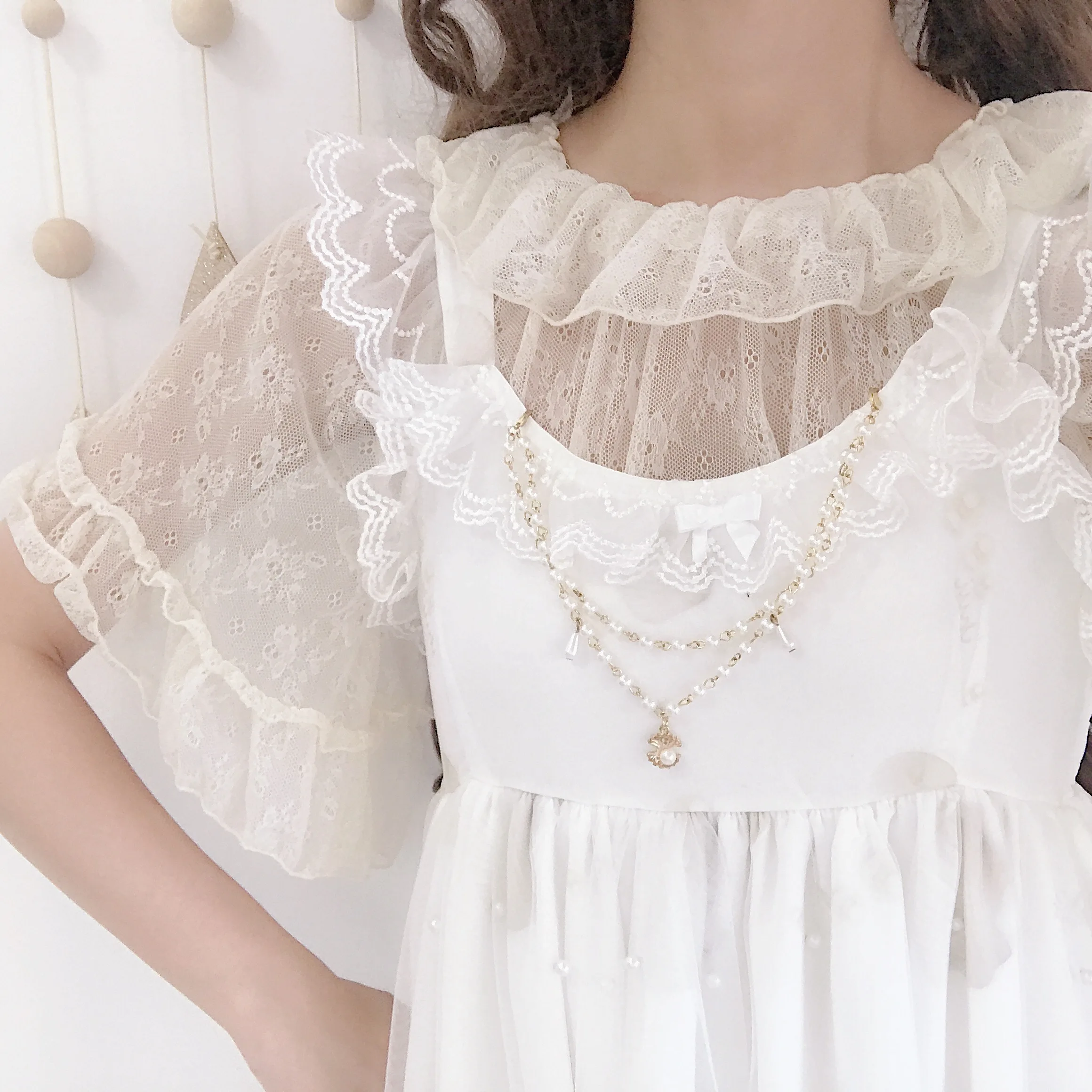 Cute Girls Summer Short Sleeve Lace Short Shirt Inner Blouse Easy Match Lolita Shirt Flower Embroidery Pink White Beige
Cute Girls Summer Short Sleeve Lace Short Shirt Inner Blouse Easy Match Lolita Shirt Flower Embroidery Pink White Beige