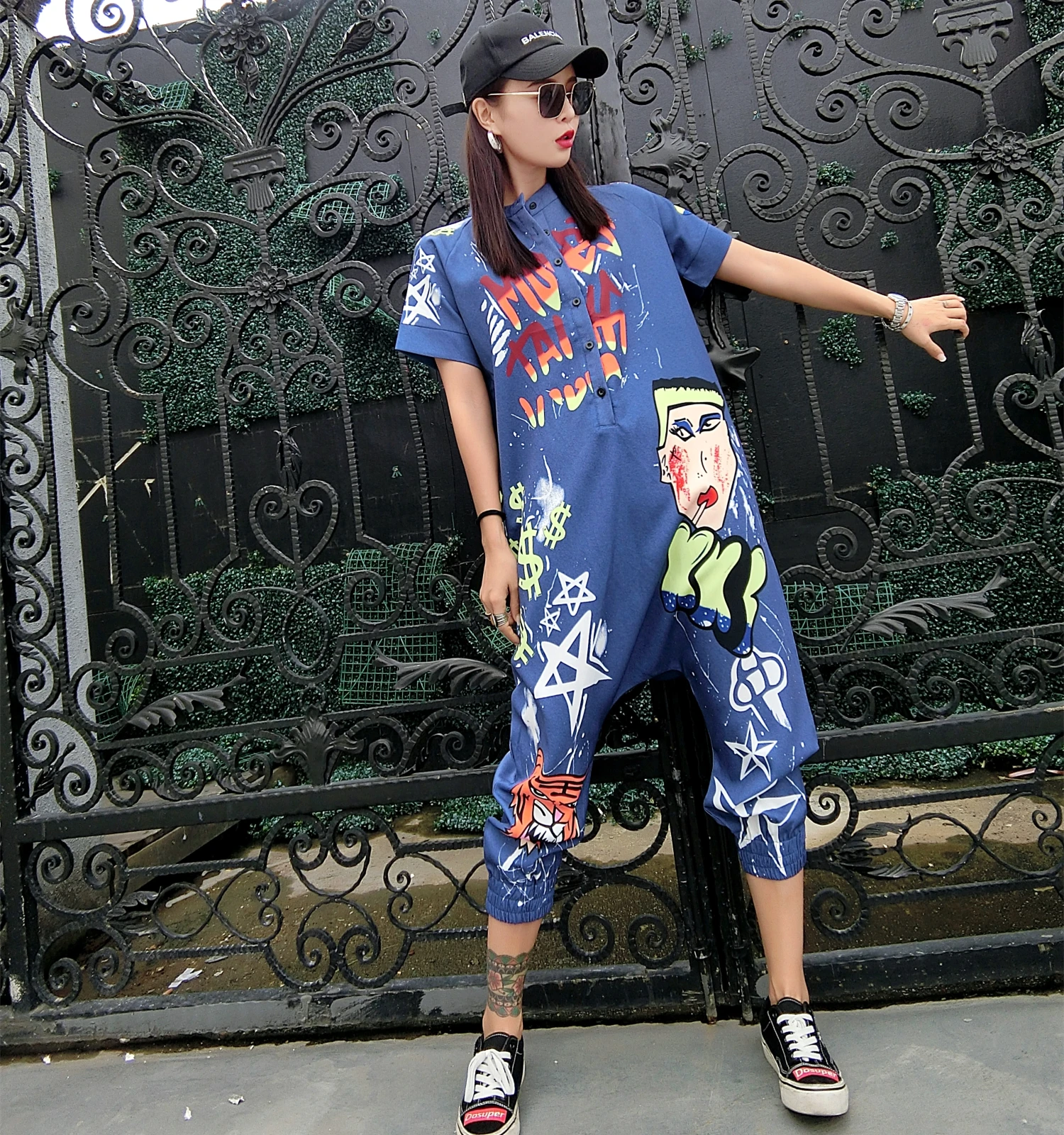 Siamese pants female summer 2018 new Thai tide brand loose thin high waist ninety nine jumpsuit suit thin
Siamese pants female summer 2018 new Thai tide brand loose thin high waist ninety nine jumpsuit suit thin