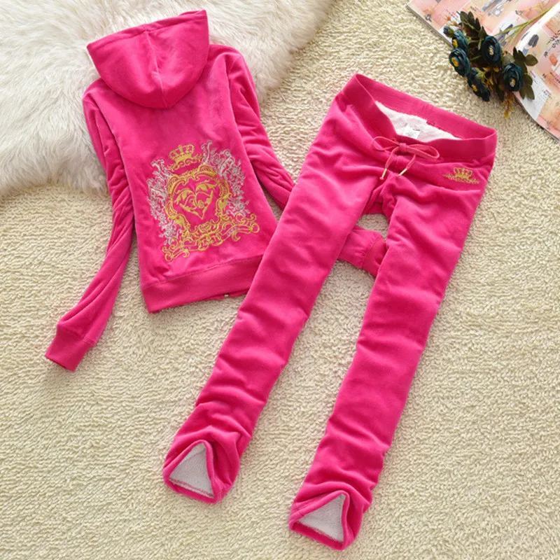 2023 Fall/Winter Women's Brand Velvet Fabric Tracksuits Pants Suit Women Thickening Velvet Outfit
2023 Fall/Winter Women's Brand Velvet Fabric Tracksuits Pants Suit Women Thickening Velvet Outfit