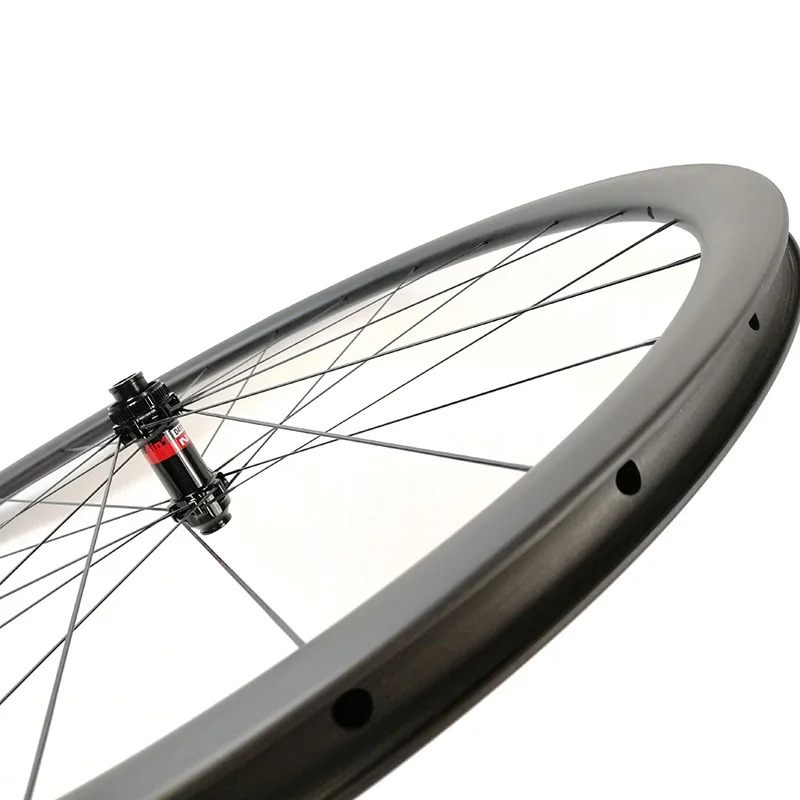BITRANZ Center Lock Road Disk carbon front wheel 30 mm height 700C clincher rim 24mm width Straight head bike wheels 24 28 rays
BITRANZ Center Lock Road Disk carbon front wheel 30 mm height 700C clincher rim 24mm width Straight head bike wheels 24 28 rays