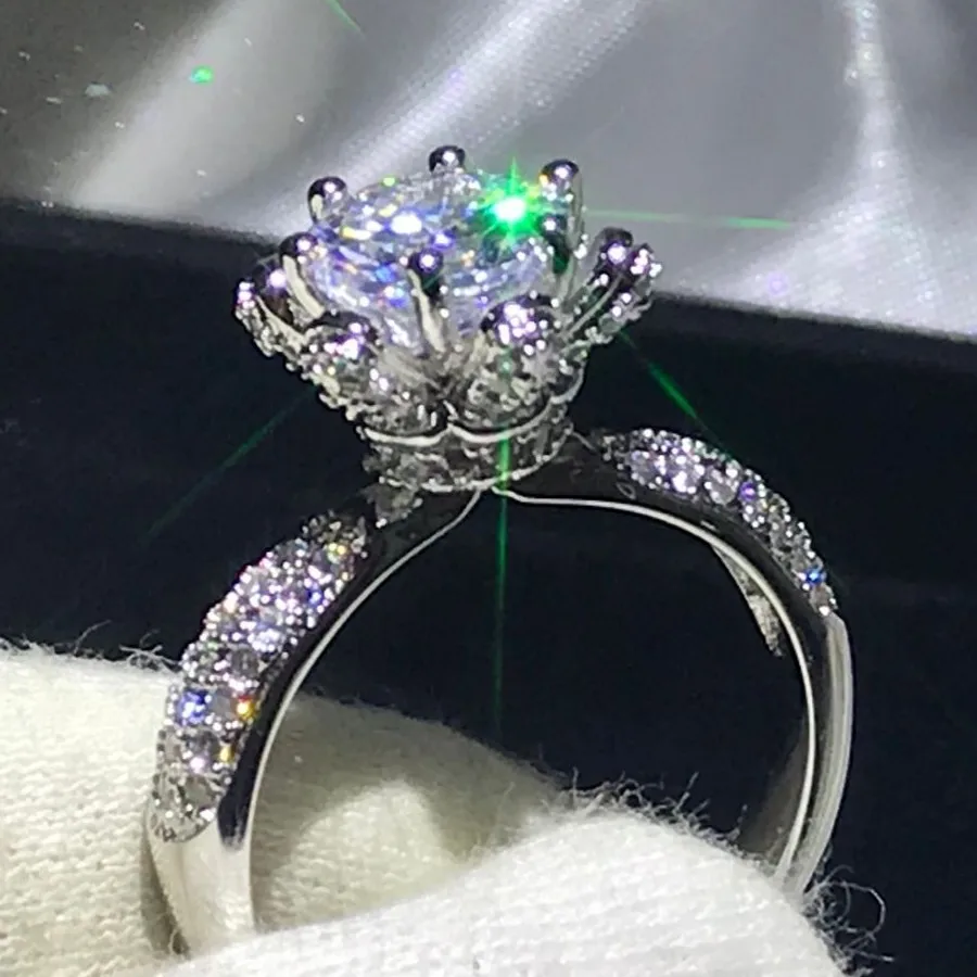 Drop Shipping Hot Fashion Jewelry 925 Sterling Silver Round 5A Clear Cubic Zirconia Party CZ Cute Women Wedding Flower Band Ring
Drop Shipping Hot Fashion Jewelry 925 Sterling Silver Round 5A Clear Cubic Zirconia Party CZ Cute Women Wedding Flower Band Ring