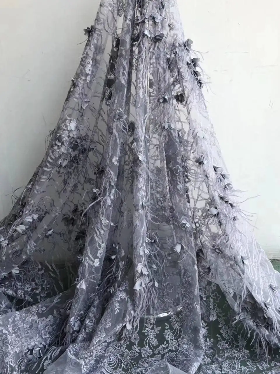 Elegant 3d flower embroidered net lace fabric Latest french net lace with feather high quality for party dress QG567
Elegant 3d flower embroidered net lace fabric Latest french net lace with feather high quality for party dress QG567