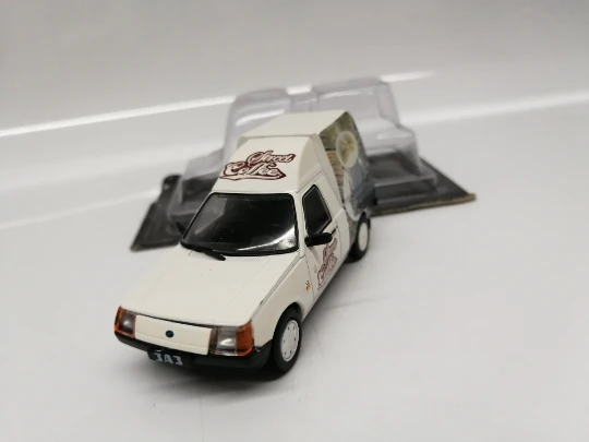 DE A 1:43 ZAZ 1305 STREET COFFEE alloy model Car Diecast Metal Toys Birthday Gift For Kids Boy
DE A 1:43 ZAZ 1305 STREET COFFEE alloy model Car Diecast Metal Toys Birthday Gift For Kids Boy
