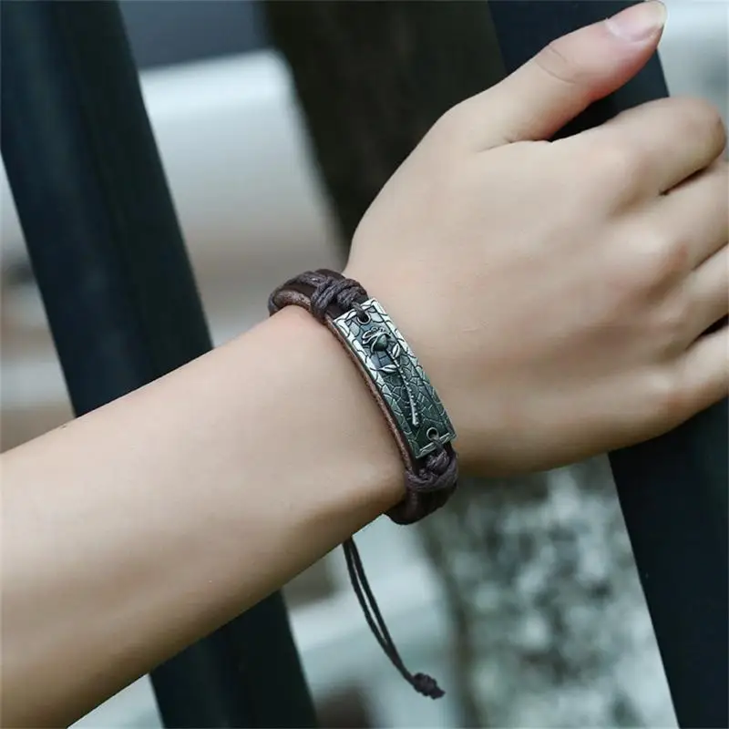 Fashionable Alloy Buckles Weave Retro Bracelet Punk Leather Bracelet Faux Cowhide Gothic Lover Charm Jewelry 2018 fashion woman
Fashionable Alloy Buckles Weave Retro Bracelet Punk Leather Bracelet Faux Cowhide Gothic Lover Charm Jewelry 2018 fashion woman