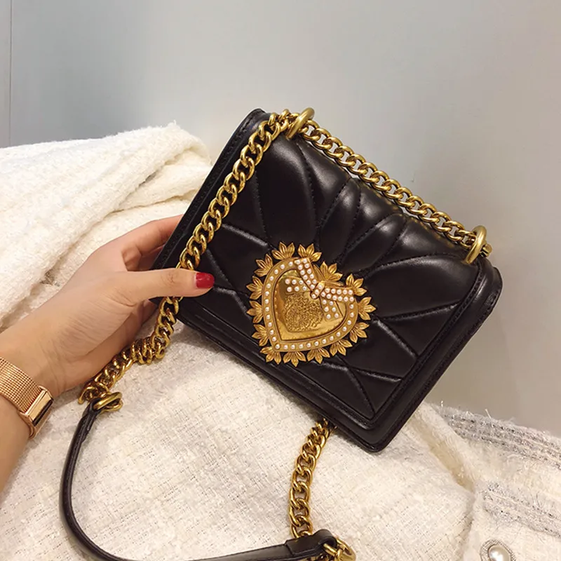 Ladies Metal Love Heart Pattern Chain Shoulder Crossbody Bags High Quality Women Leather Handbags Clutch Evening Bags Louis Bags
Ladies Metal Love Heart Pattern Chain Shoulder Crossbody Bags High Quality Women Leather Handbags Clutch Evening Bags Louis Bags