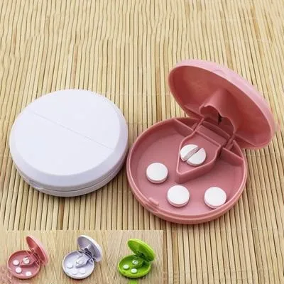 1Pcs Portable Organizer For Medicine Splitter Hold Storage Box Pill Tablet Pill Cutter Divider
1Pcs Portable Organizer For Medicine Splitter Hold Storage Box Pill Tablet Pill Cutter Divider
