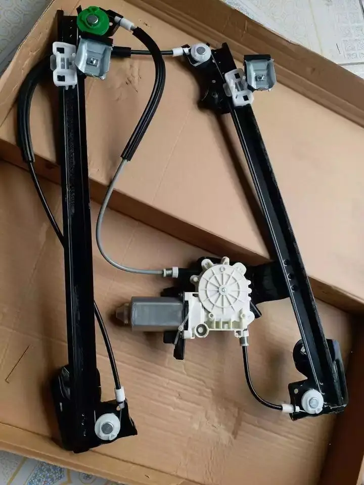 for LAND ROVER FREELANDER 1998>2006 REAR BACK TAILGATE ELECTRIC WINDOW REGULATOR with motor
for LAND ROVER FREELANDER 1998>2006 REAR BACK TAILGATE ELECTRIC WINDOW REGULATOR with motor