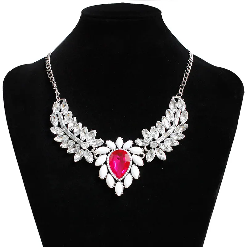 F&U Silver Color Choker Necklace Zinc Alloy Big Crystal with Leaf Shaped Pendant Necklace
F&U Silver Color Choker Necklace Zinc Alloy Big Crystal with Leaf Shaped Pendant Necklace