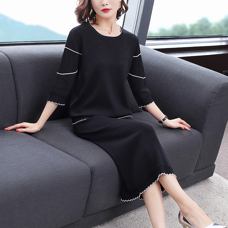 2XL Brand Suit 2019 Spring Summer Women Sets New Casual Knit Suit O-neck T-shirt + Elastic Waist Knit Skirts 2 Piece Suits Women
2XL Brand Suit 2019 Spring Summer Women Sets New Casual Knit Suit O-neck T-shirt + Elastic Waist Knit Skirts 2 Piece Suits Women