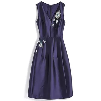 New Arrival Women Flower Embroidery Dress Elegant V-Neck Mini A-Line Dresses F5139
New Arrival Women Flower Embroidery Dress Elegant V-Neck Mini A-Line Dresses F5139