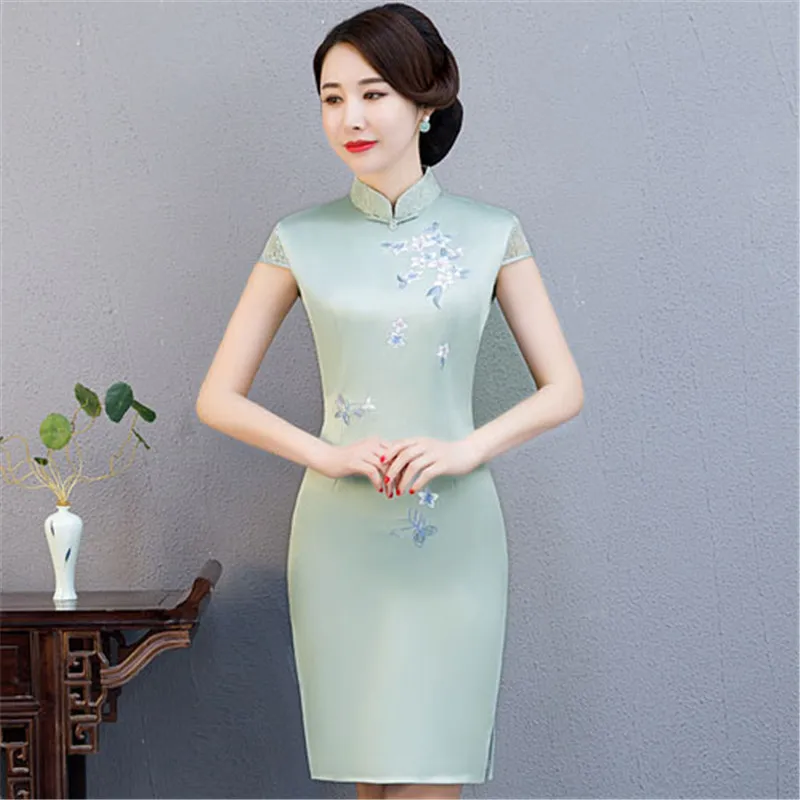 Summer New Female Light Green Short Qipao Vintage Satin Embroidery Flower Cheongsam Sexy High Split Dress Plus Size 3XL 4XL
Summer New Female Light Green Short Qipao Vintage Satin Embroidery Flower Cheongsam Sexy High Split Dress Plus Size 3XL 4XL