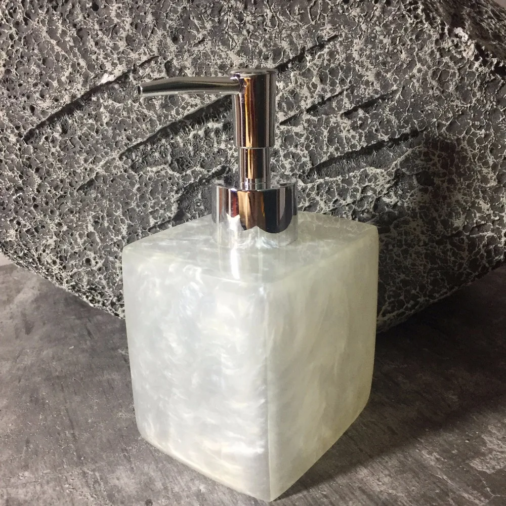 POSEPOP Gold 360ml Square Bathroom Resin Hand Pump Liquid Soap Dispenser Creative Grain Continental Garden Soap Dispenser
POSEPOP Gold 360ml Square Bathroom Resin Hand Pump Liquid Soap Dispenser Creative Grain Continental Garden Soap Dispenser