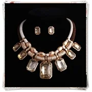 F858