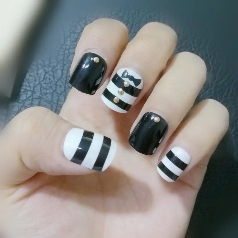 Classic Black White Stripe Acrylic False Nails Tips 3D Beads Short Nail Tip Full Cover Manicure Products 24Pcs Z076
Classic Black White Stripe Acrylic False Nails Tips 3D Beads Short Nail Tip Full Cover Manicure Products 24Pcs Z076