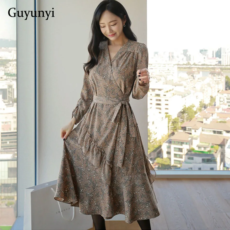 Guyunyi Asymmetric decorative ruffled sleeves pleated spring dress casual party elegant modern ladies small floral dress
Guyunyi Asymmetric decorative ruffled sleeves pleated spring dress casual party elegant modern ladies small floral dress
