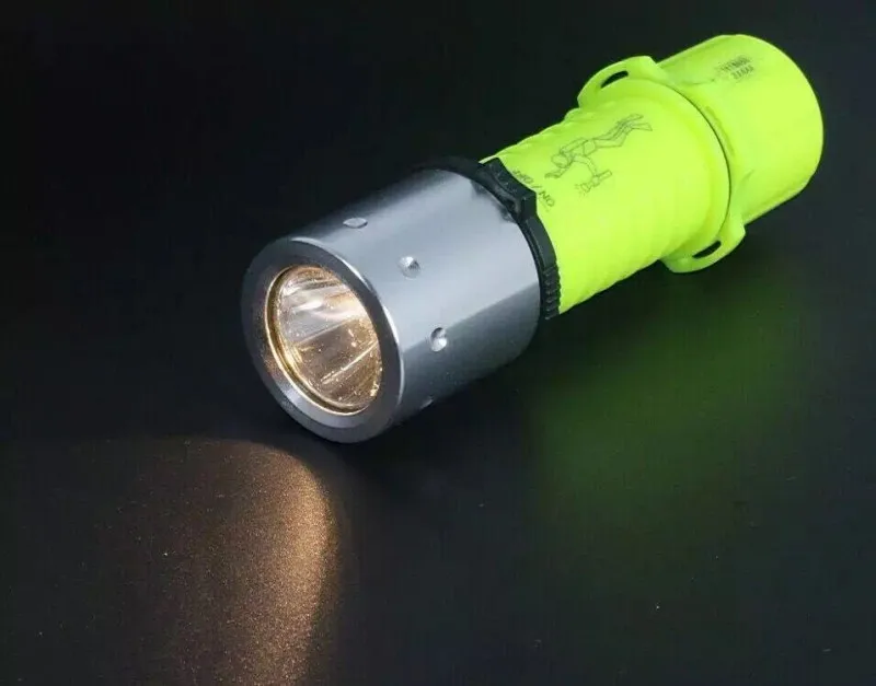 Tinhofire T6 1200LM 3 Mode Yellow Light Warm Light T6 LED Diving Waterproof Underwater LED Flashlight Lamp Torch
Tinhofire T6 1200LM 3 Mode Yellow Light Warm Light T6 LED Diving Waterproof Underwater LED Flashlight Lamp Torch