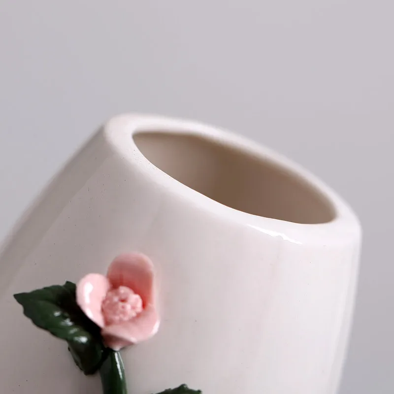 2019-New-Ceramic-Modern-Vase-Handmade-Plum-Vase-Living-Room-Furniture-Decoration-Creative-Vase (3)