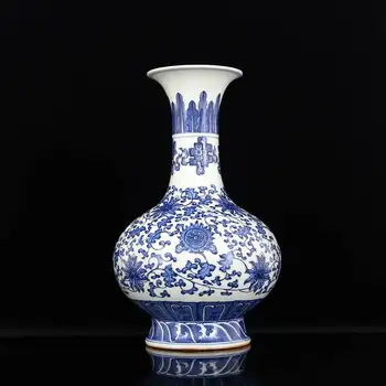 Qing Qianlong blue and white twined branches patterns vase flat vase antiques and ornaments pure hand drawn vases
Qing Qianlong blue and white twined branches patterns vase flat vase antiques and ornaments pure hand drawn vases