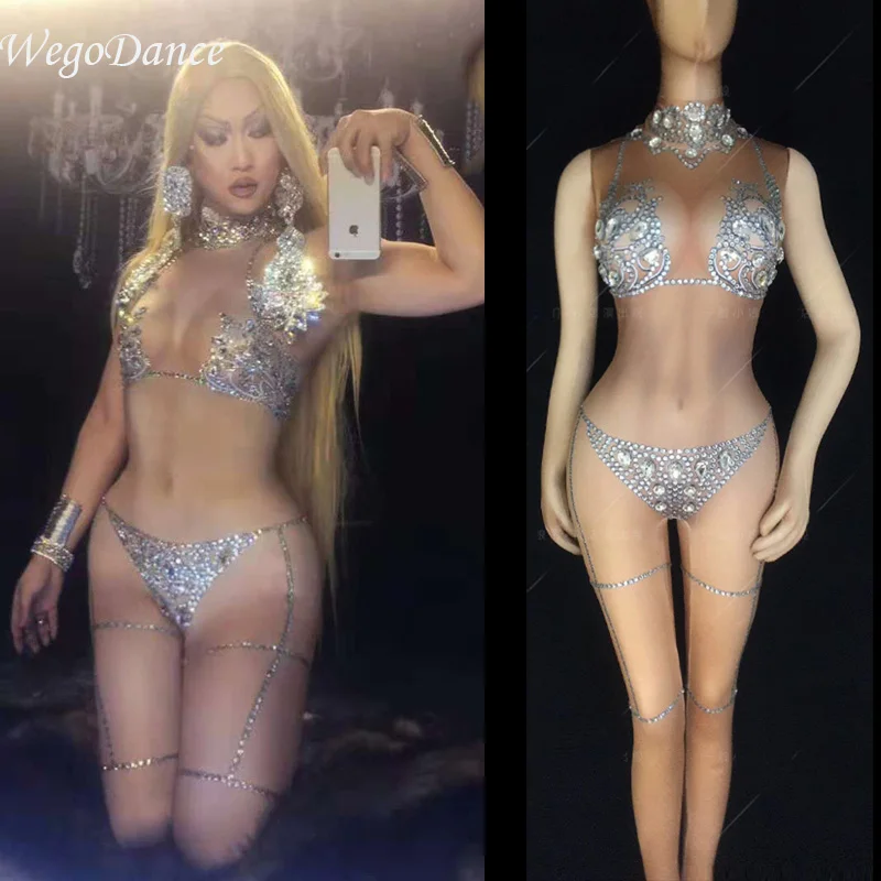 new woman Bright Silver Rhinestones Mesh Jumpsuit Perspective Birthday Singer Evening Party Prom Celebrate Sexy Dance Wear
new woman Bright Silver Rhinestones Mesh Jumpsuit Perspective Birthday Singer Evening Party Prom Celebrate Sexy Dance Wear