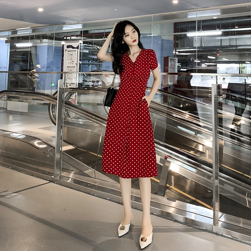2019 New Summer Vintage Women dress Polka Dot Chiffon Slim Collect Waist Small French Dresses Red 582
2019 New Summer Vintage Women dress Polka Dot Chiffon Slim Collect Waist Small French Dresses Red 582