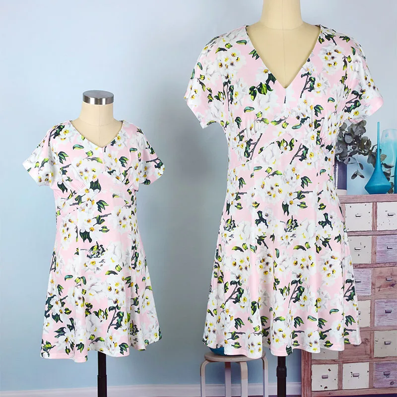 mother and daughter matching dresses (2)