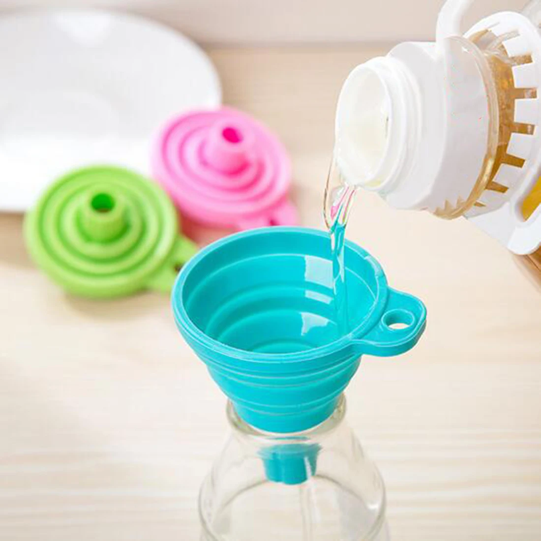 Best Sale Mini Silicone Gel Foldable Collapsible Style Funnel Hopper Kitchen Cooking Tools random color
Best Sale Mini Silicone Gel Foldable Collapsible Style Funnel Hopper Kitchen Cooking Tools random color