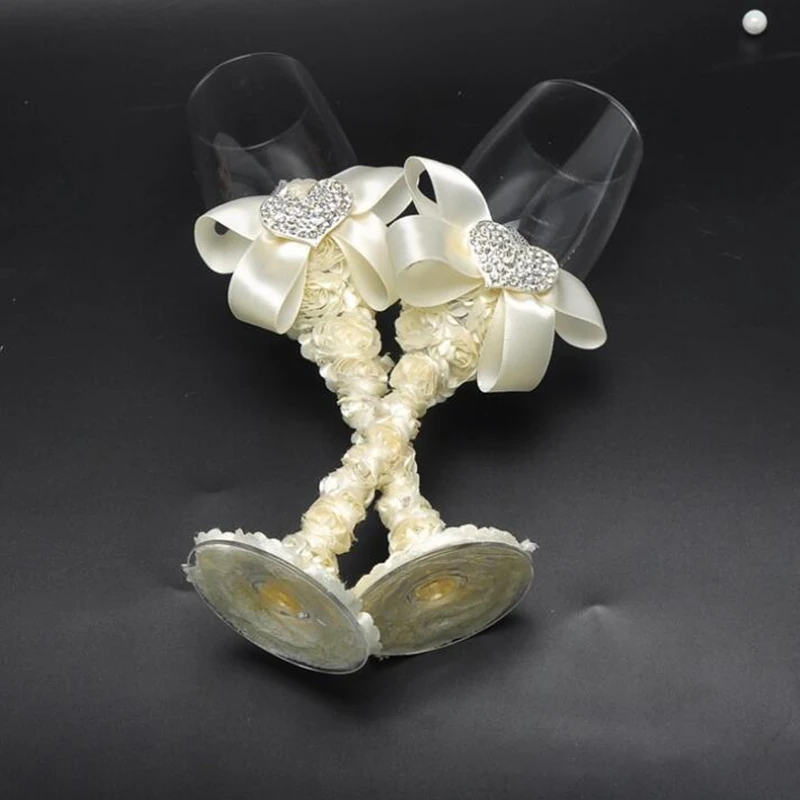 Newest 2pcs/lot wedding toasting flutes champagne glasses champagne flutes with flower heart wedding decoration
Newest 2pcs/lot wedding toasting flutes champagne glasses champagne flutes with flower heart wedding decoration