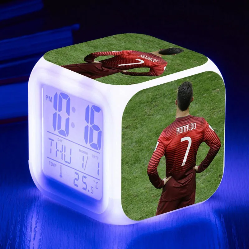 Cristiano Ronaldo despertador de cabeceira La Liga Team LED alarm clock reloj despertador CR7 Digital clock reveil projection
Cristiano Ronaldo despertador de cabeceira La Liga Team LED alarm clock reloj despertador CR7 Digital clock reveil projection