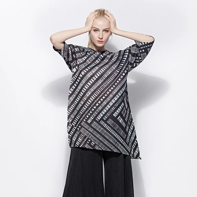 LANMREM 2019 Summer Short Sleeve Pleated Clothes For Women Ruched Striped Printed O Neck Summer Irregular Long T-shirt NA912
LANMREM 2019 Summer Short Sleeve Pleated Clothes For Women Ruched Striped Printed O Neck Summer Irregular Long T-shirt NA912
