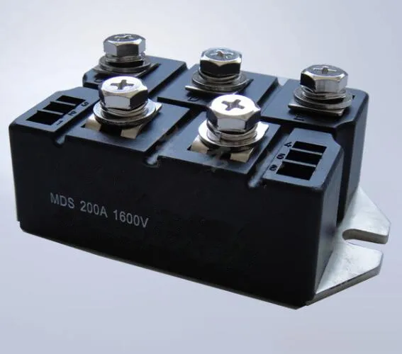 Трехфазный выпрямитель моста MDS200A1600V модуль моста для выпрямления тока 200A 1600V
Трехфазный выпрямитель моста MDS200A1600V модуль моста для выпрямления тока 200A 1600V