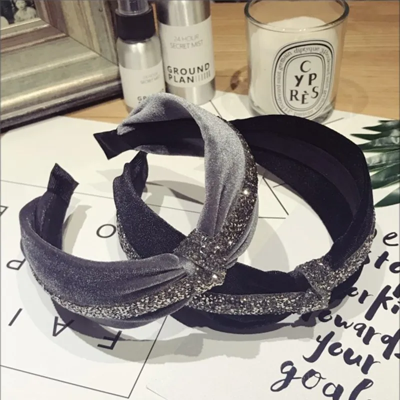 High - end hair accessories headband handmade super flash diamond gold velvet knotted knot bow wide-brimmed hairband woman
High - end hair accessories headband handmade super flash diamond gold velvet knotted knot bow wide-brimmed hairband woman