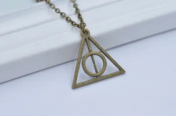 Wholesale Unique Vintage Luna Deathly Hallows Triangle Necklace High Quality Design Pendant Necklace Women Birthday Gift
Wholesale Unique Vintage Luna Deathly Hallows Triangle Necklace High Quality Design Pendant Necklace Women Birthday Gift