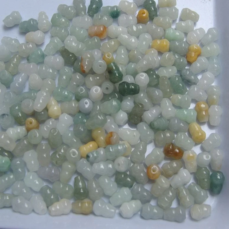 2018 new Handmade Burma jadeite, , loose jadeite, small gourd, good head, stone beads, DIY.
2018 new Handmade Burma jadeite, , loose jadeite, small gourd, good head, stone beads, DIY.