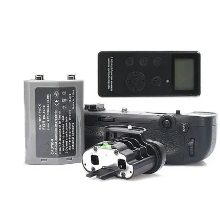 MB-D18 Replacement Battery Grip+2.4G Wireless Remote Control+EN-EL18 Battery+ BL-5 Cover for Nikon D850 Digital SLR Cameras.
MB-D18 Replacement Battery Grip+2.4G Wireless Remote Control+EN-EL18 Battery+ BL-5 Cover for Nikon D850 Digital SLR Cameras.