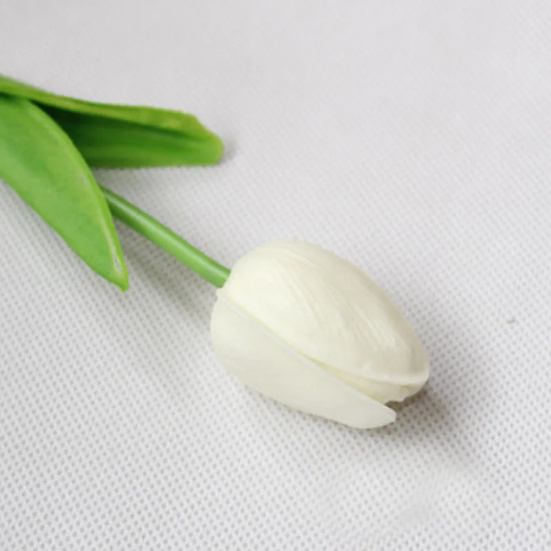 10pcs Tulips Flower Artificial Fake Flowers Bouquet Office Room Home Wedding HOT SALE
10pcs Tulips Flower Artificial Fake Flowers Bouquet Office Room Home Wedding HOT SALE