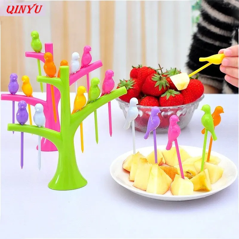 2018 Kitchen Gadget Bird Tree Birdie Fruit Fork 1 Stand+6 Forks Toothpick Fruit Tool Cartoon Party Fork Tableware Dinnerware 5Z
2018 Kitchen Gadget Bird Tree Birdie Fruit Fork 1 Stand+6 Forks Toothpick Fruit Tool Cartoon Party Fork Tableware Dinnerware 5Z