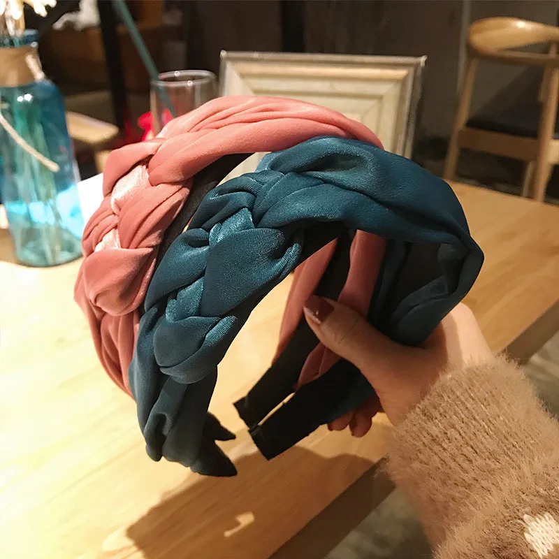 2019 New boho High Quality Solid Colors Fabric Handmade Twist Ultra Wide Headband Female Women Hair Accessories 5 Colors
2019 New boho High Quality Solid Colors Fabric Handmade Twist Ultra Wide Headband Female Women Hair Accessories 5 Colors
