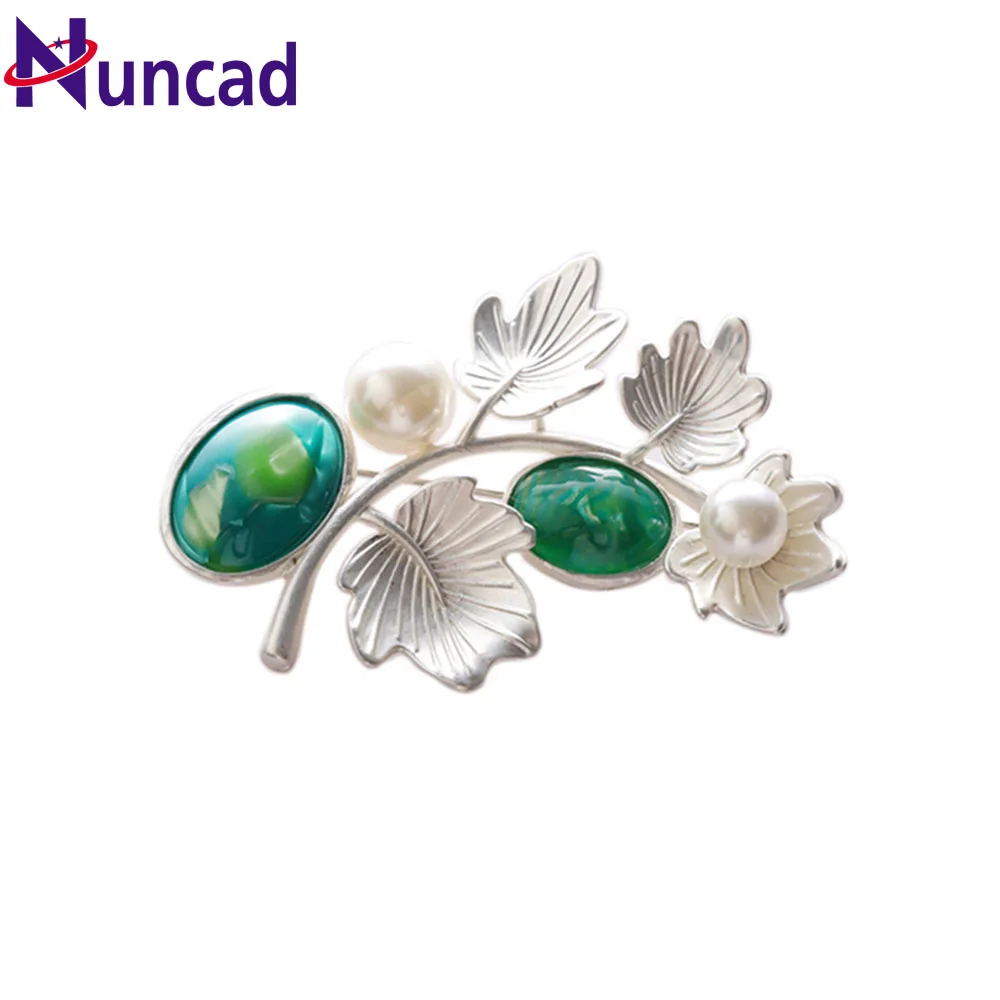 Silver Color Delicate Leaf Brooch With Green Crystal Luxury Hat Lapel Pins Dresses Accessories For Women Mujer Broche px56
Silver Color Delicate Leaf Brooch With Green Crystal Luxury Hat Lapel Pins Dresses Accessories For Women Mujer Broche px56