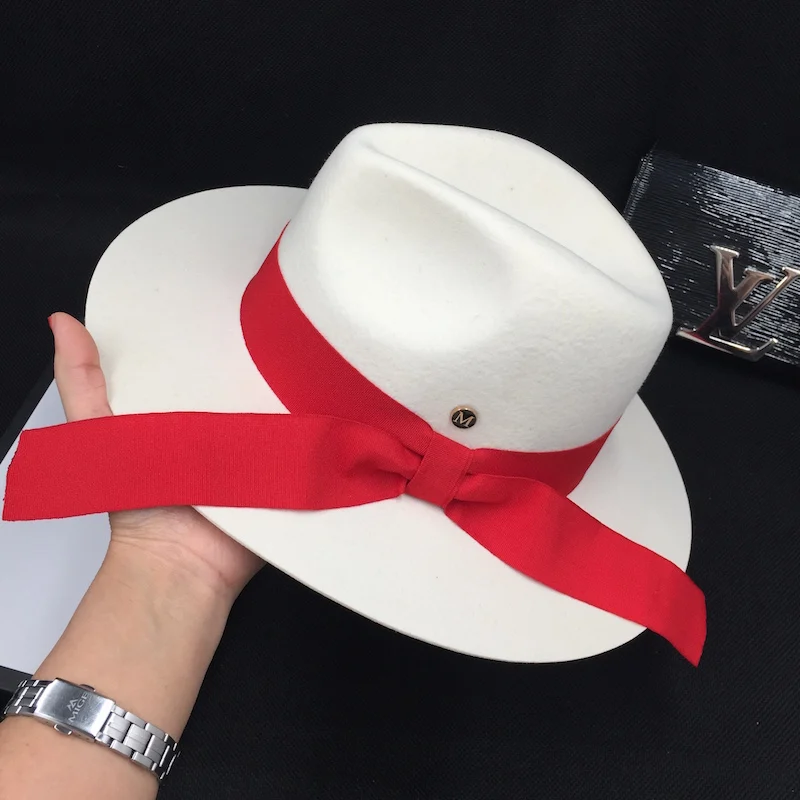 Star with the same paragraph white woolen hats female elegant fashion wild jazz hat new travel shopping hat fire
Star with the same paragraph white woolen hats female elegant fashion wild jazz hat new travel shopping hat fire