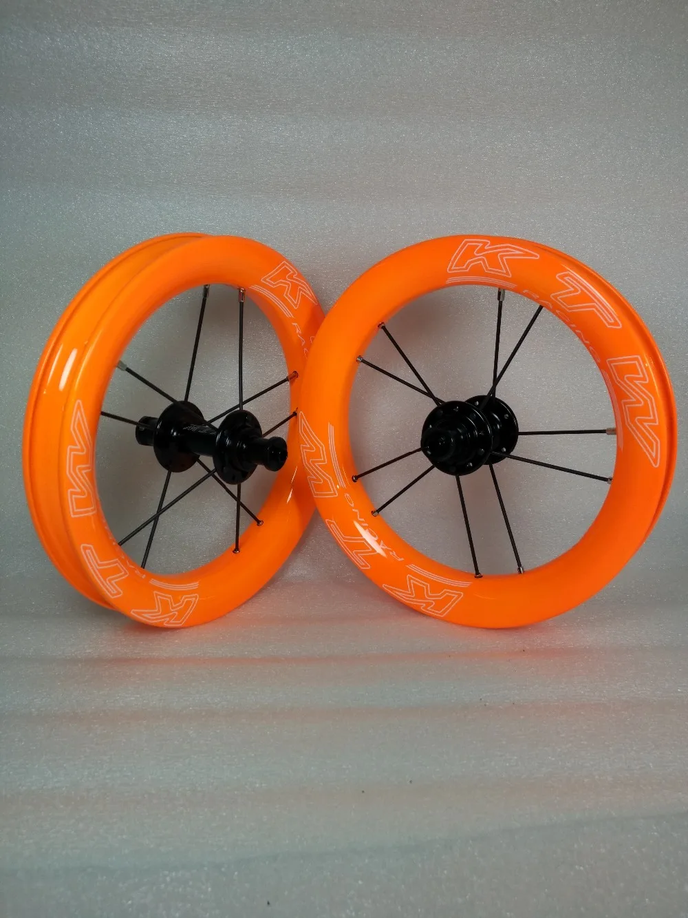 KTW 12inch 203 carbon wheel with KTW aliminum hub for balance bike orange (2)