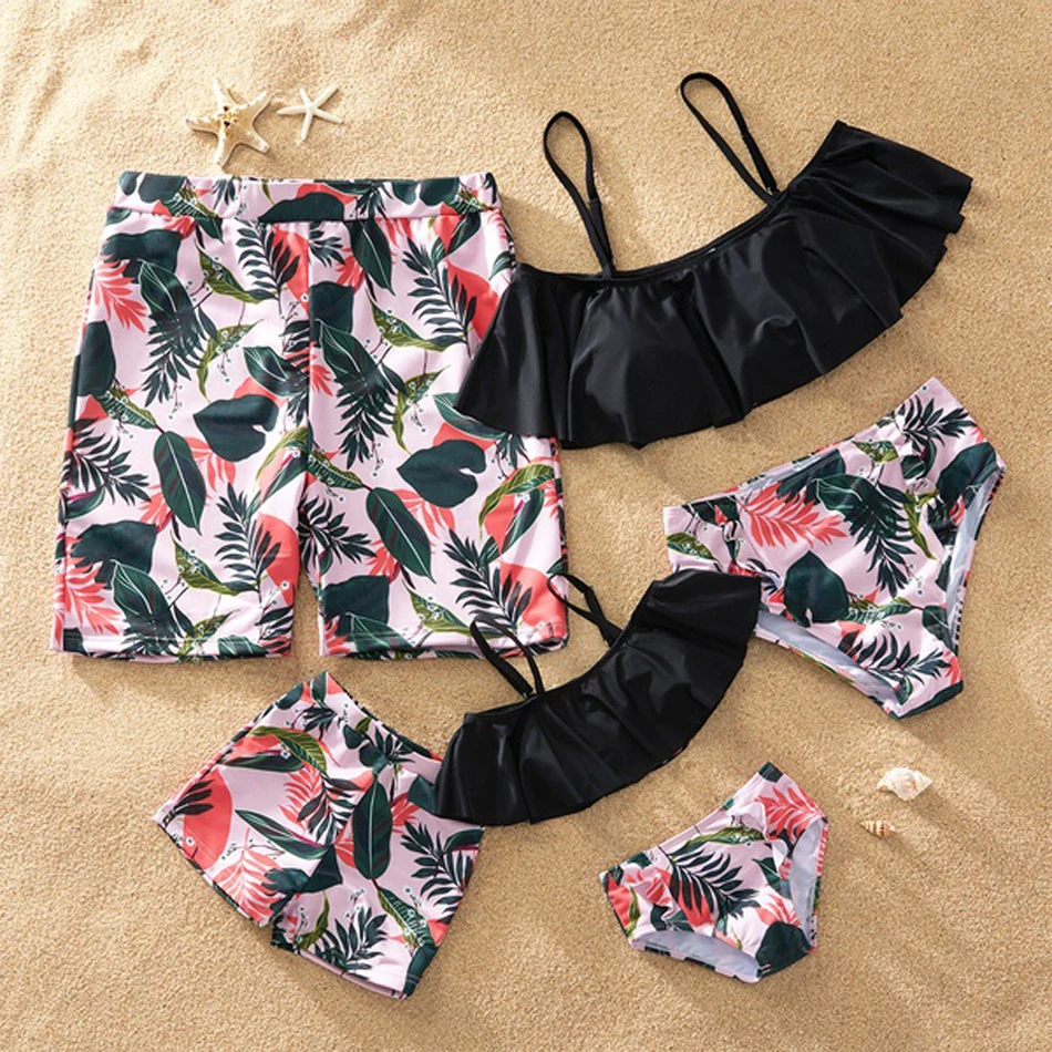 Beach Family Swimsuit Ruffled Mother Daughter Swimwear Leaf Print Dad Son Swim Trunks Mommy and Me Matching Clothes Outfits Look 
Beach Family Swimsuit Ruffled Mother Daughter Swimwear Leaf Print Dad Son Swim Trunks Mommy and Me Matching Clothes Outfits Look