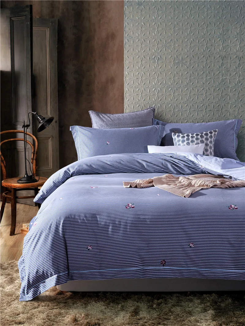 New Product Solid Color 4 Pcs Bedding Set cotton Bedclothes Navy Blue stripe Bed Linens Duvet Cover Set Bed Sheet
New Product Solid Color 4 Pcs Bedding Set cotton Bedclothes Navy Blue stripe Bed Linens Duvet Cover Set Bed Sheet
