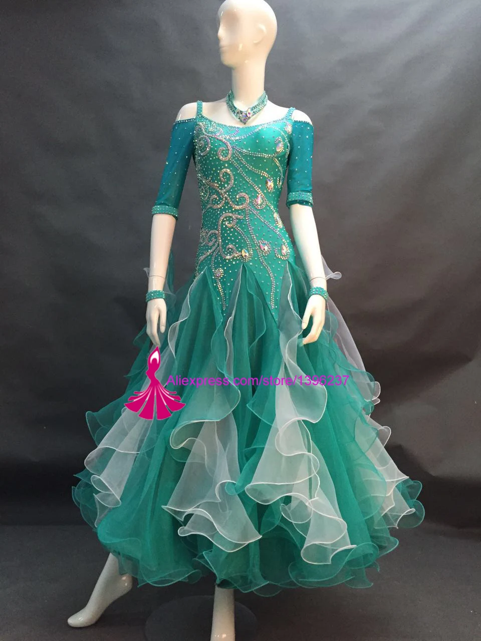 Standard Ballroom Dance Competition Dress High Quality Custom Made Women Stage Tango/Waltz Ballroom Dancing Dresses
Standard Ballroom Dance Competition Dress High Quality Custom Made Women Stage Tango/Waltz Ballroom Dancing Dresses