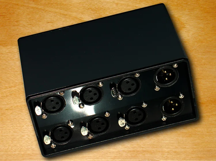Stereo Two-way or Three-way balance input XLR Audio Signal Balanced Input Switcher audio input selector
Stereo Two-way or Three-way balance input XLR Audio Signal Balanced Input Switcher audio input selector
