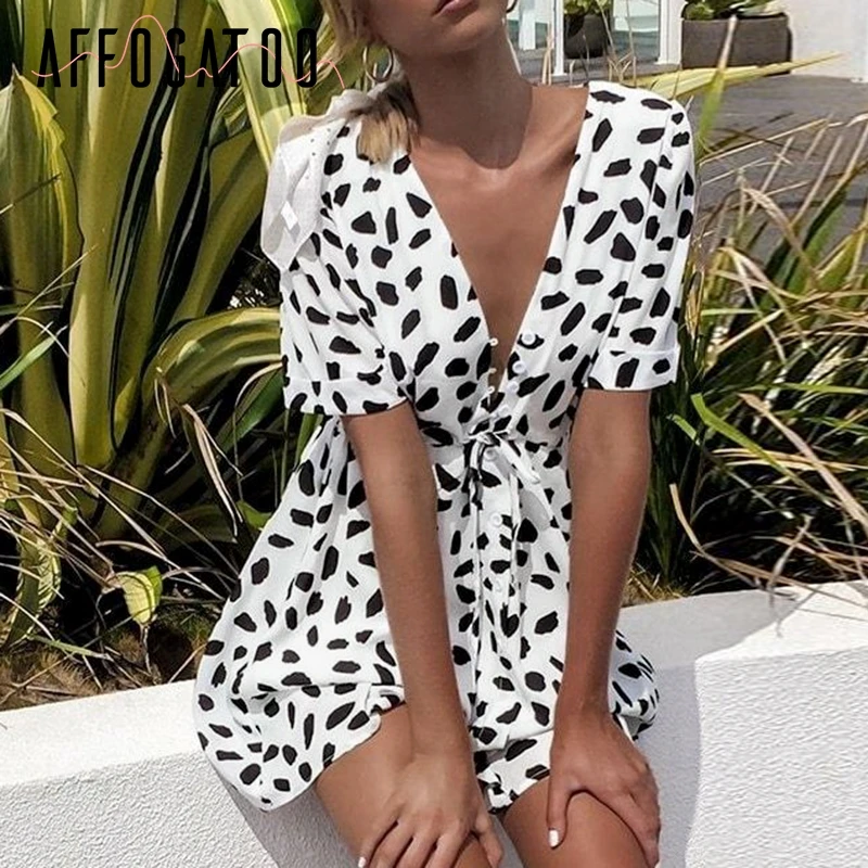 Affogatoo Sexy v neck polka dot summer White dress women Vintage lace up cotton female short dress Casual beach ladies vestidos
Affogatoo Sexy v neck polka dot summer White dress women Vintage lace up cotton female short dress Casual beach ladies vestidos