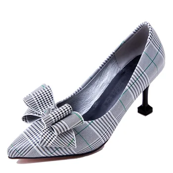 Sexy high-heeled cat with shallow mouth to 18 years in the spring and autumn women's shoes
Sexy high-heeled cat with shallow mouth to 18 years in the spring and autumn women's shoes