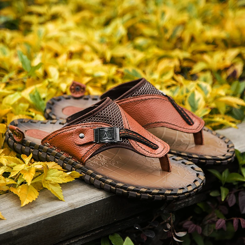Men Fashion Genuine Leather Leisure Slippers Men High Quality Flip Flop Sandals Male Outdoor Sewing Handmade Shoes Walking Shoes
Men Fashion Genuine Leather Leisure Slippers Men High Quality Flip Flop Sandals Male Outdoor Sewing Handmade Shoes Walking Shoes