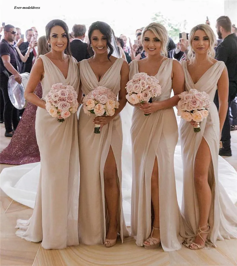 Simple Champagne Bridesmaid Dresses Chiffon V Neck Side Split Maid Of Honor Dress Sleeveless Long Wedding Guest Party Gown Cheap
Simple Champagne Bridesmaid Dresses Chiffon V Neck Side Split Maid Of Honor Dress Sleeveless Long Wedding Guest Party Gown Cheap