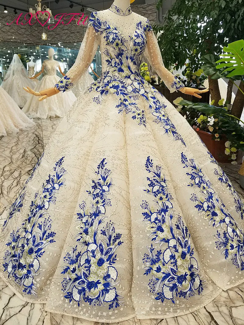 AXJFU Luxury Princess blue flower champagne lace wedding Dress vintage beading crystal wedding dress 100% Real Pictures 314474
AXJFU Luxury Princess blue flower champagne lace wedding Dress vintage beading crystal wedding dress 100% Real Pictures 314474